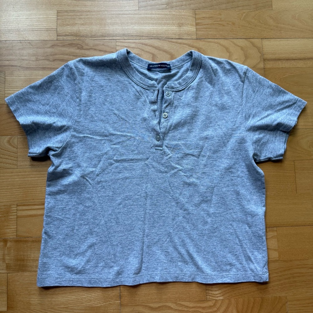 Brandy Melville Anya top gray short sleeve henley tee